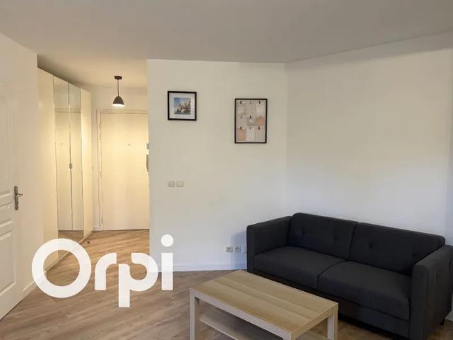 Location Appartement Rue du Fond des Roches, Élancourt