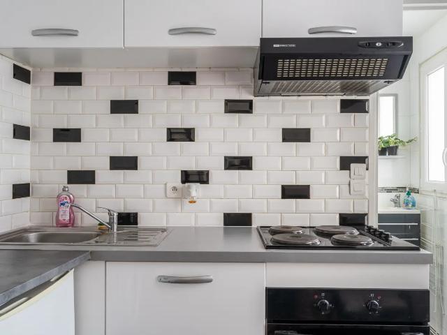Location Appartement Rue du Buisson Saint Louis, Paris
