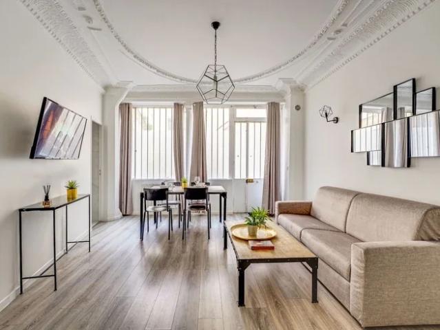Location Appartement Rue du Faubourg Poissonnière, Paris