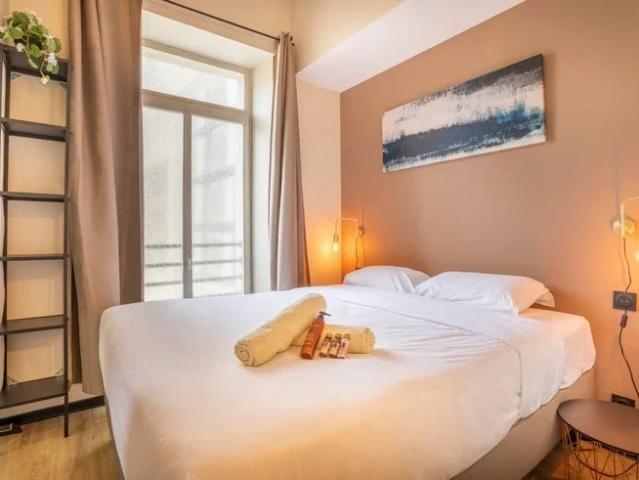 Location Appartement Rue du Jeune Anacharsis, Marseille