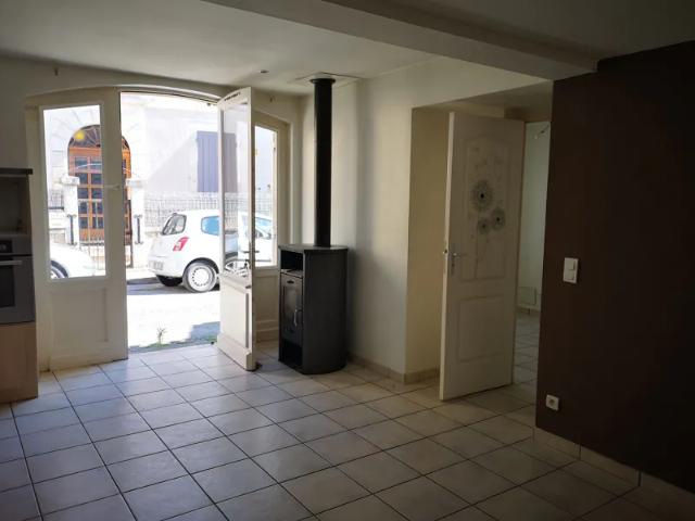 Location Appartement Rue du Lavoir, Isle Saint Georges