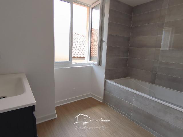 Location Appartement Rue du Moulin Cuit, Lezay