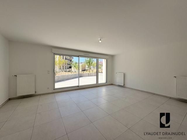 Location Appartement Rue du Moulin Tampon, Perreux