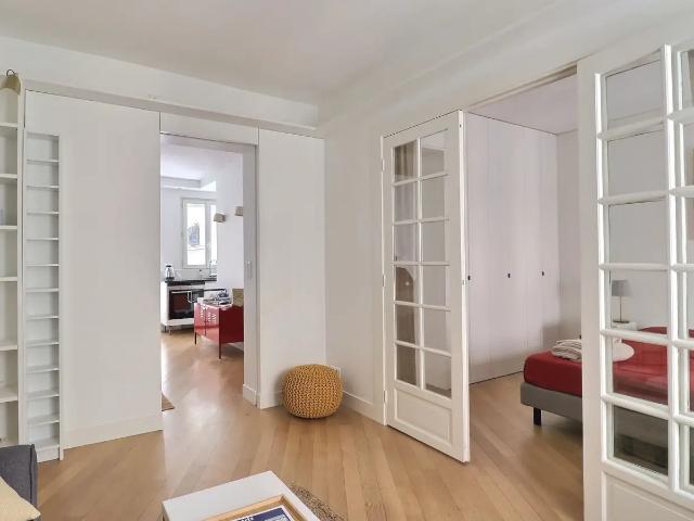 Location Appartement Rue du Mont Cenis, Paris