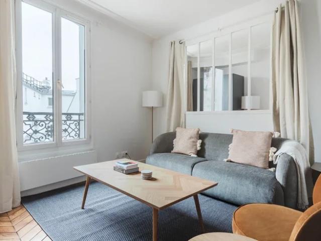 Location Appartement Rue du Mont Cenis, Paris