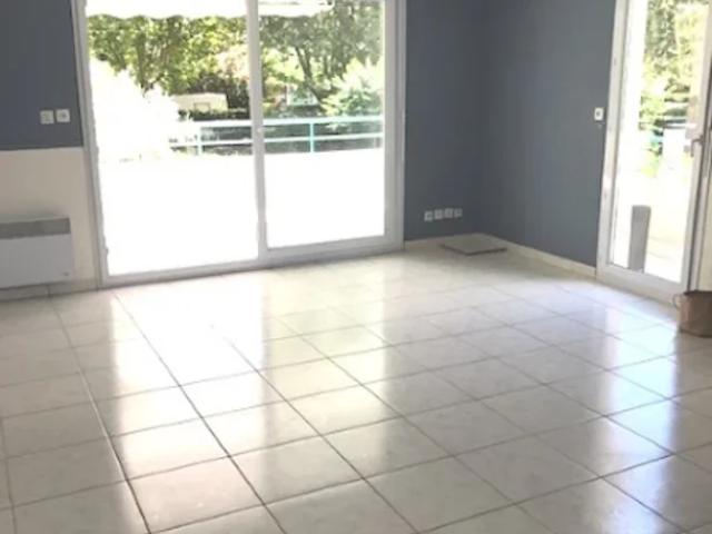 Location Appartement Rue du Maréchal Gallieni, Fréjus