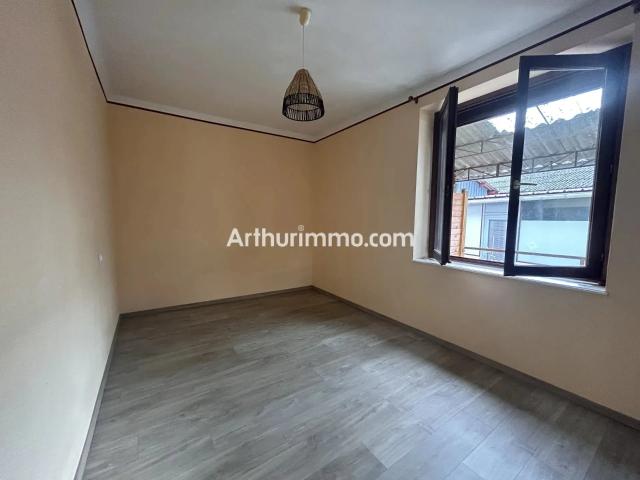 Location Appartement Rue du Noyer Chaussin, Chilly le Vignoble