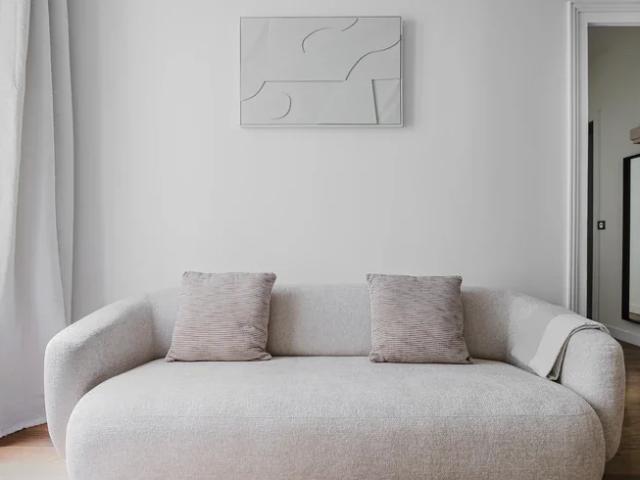 Location Appartement Rue du Sergent Hoff, Paris
