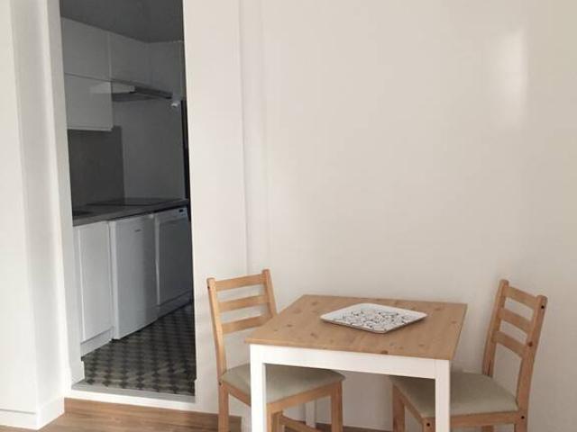 Location Appartement Rue du Poteau, Paris