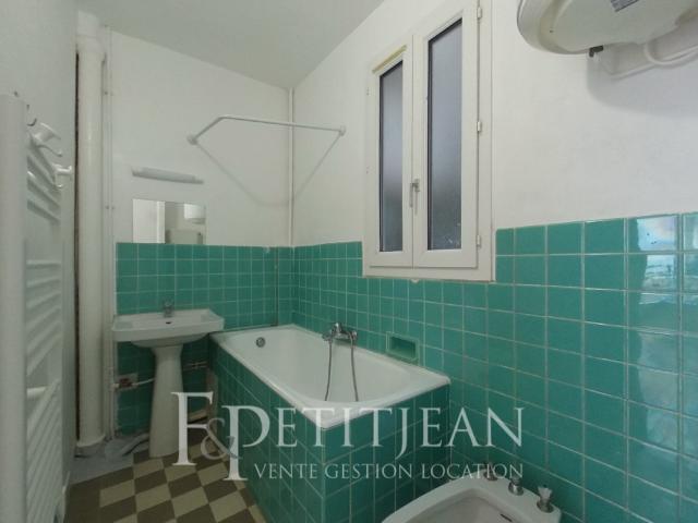 Location Appartement Rue du Pont Neuf, Paris
