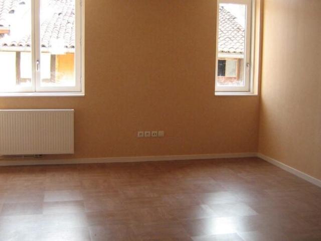 Location Appartement Rue Du Palais, Vic le Comte