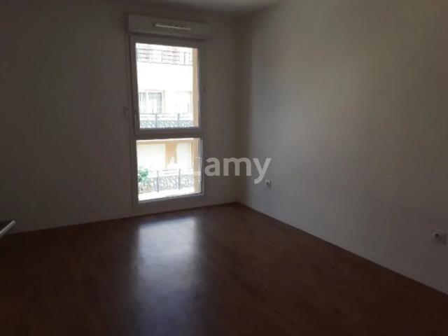 Location Appartement Rue du Parc des Sports, Brie Comte Robert