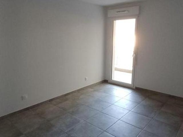 Location Appartement Rue du Parc, Fures