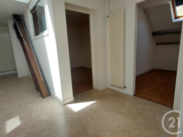 Location Appartement Rue Du Pressoir, Châteauneuf Val de Bargis