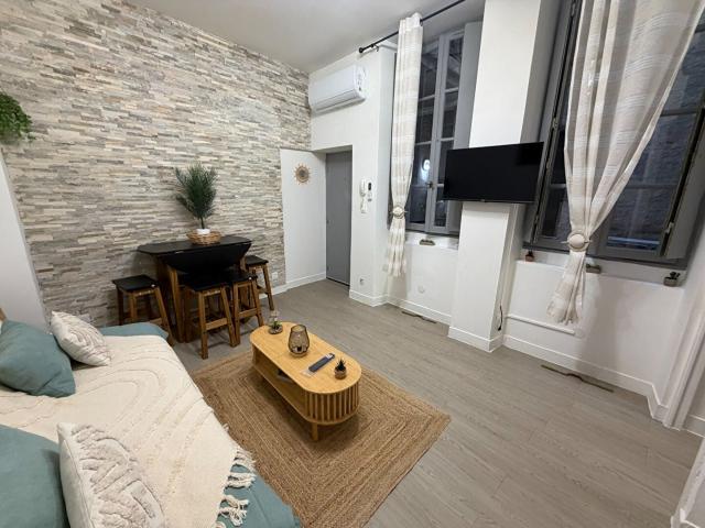 Location Appartement Rue du Stand, Nîmes