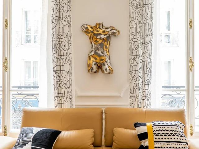 Location Appartement Rue du Rocher, Paris