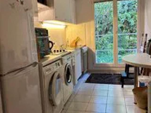 Location Appartement Rue du Rocher, Paris