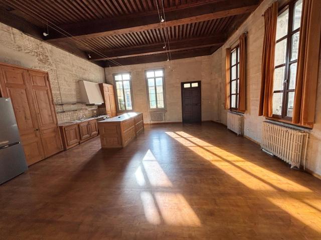 Location Appartement Rue du Roi René, Avignon