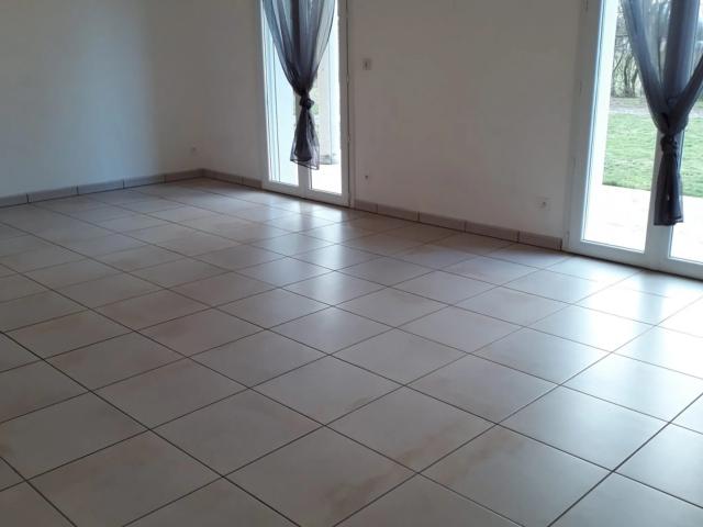 Location Appartement Rue du Rival, Montrond les Bains