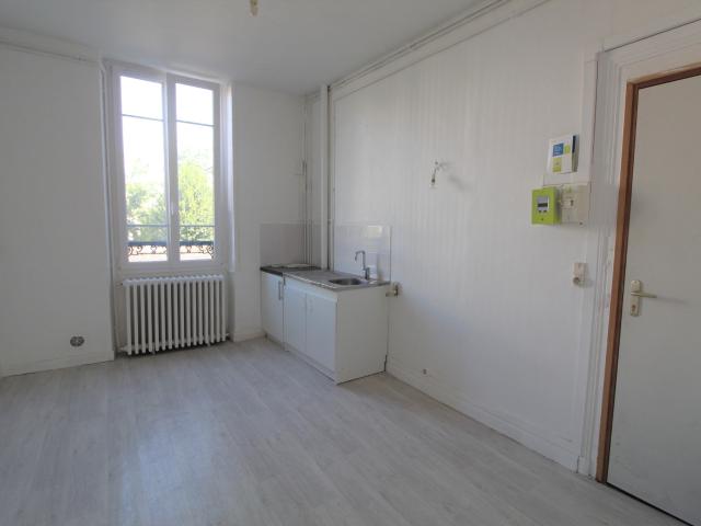Location Appartement Rue du Trésor, Reims