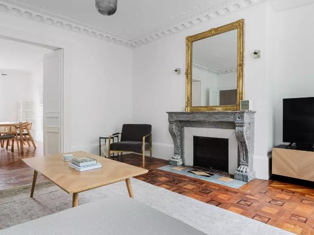 Location Appartement Rue du Val de Grâce, Paris