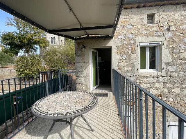 Location Appartement Rue du Valat Pontet, Berrias et Casteljau