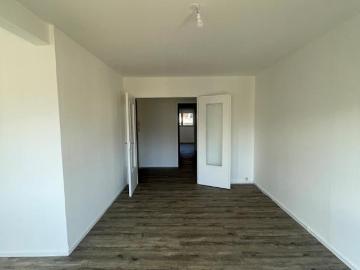 Location Appartement Rue Du Village, Tullins
