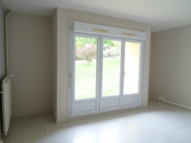 Location Appartement Rue du Village, Ravières