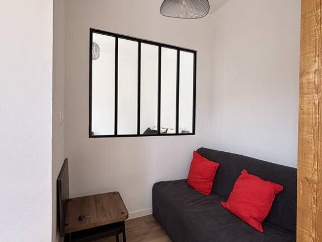 Location Appartement Rue Duquenelle, Reims