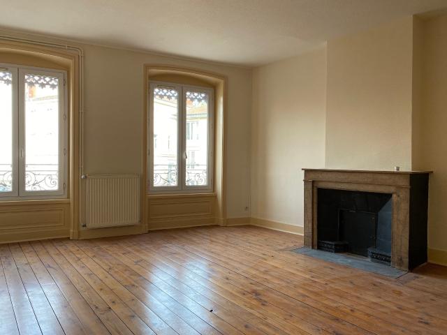 Location Appartement Rue Émile Zola, Tarare