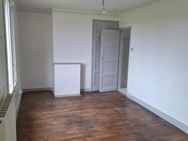Location Appartement Rue Émile Zola, La Guerche sur l'Aubois