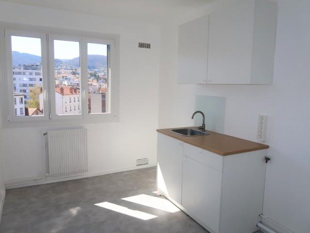Location Appartement Rue Emmanuel Chabrier, Clermont Ferrand
