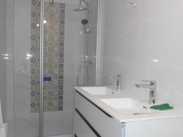 Location Appartement Rue Emmanuel Roy, Branne