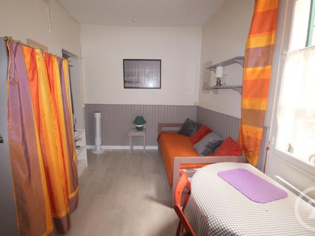 Location Appartement Rue Et Place Des 3 Pilats, Avignon