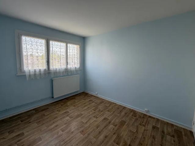 Location Appartement Rue Étienne Nivet, Vierzon