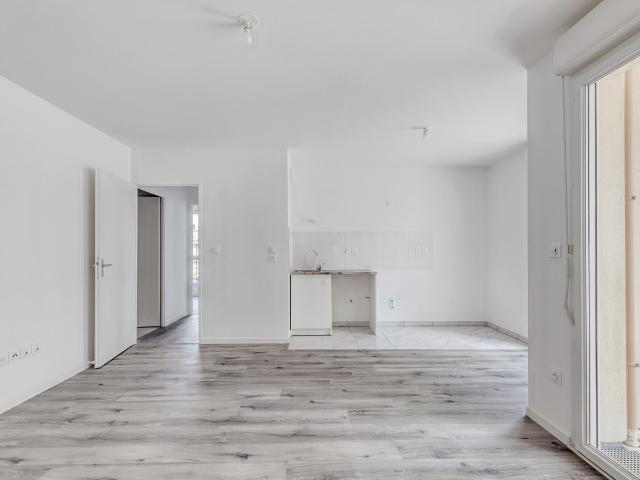 Location Appartement Rue Eugène Freyssinet, Ris Orangis