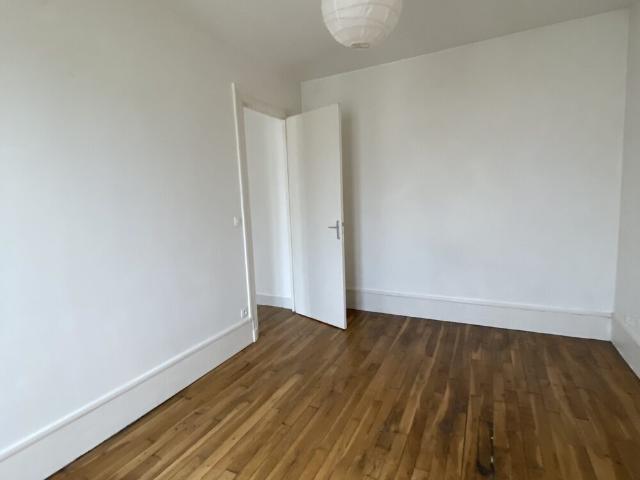 Location Appartement Rue Eugène Jumin, Paris