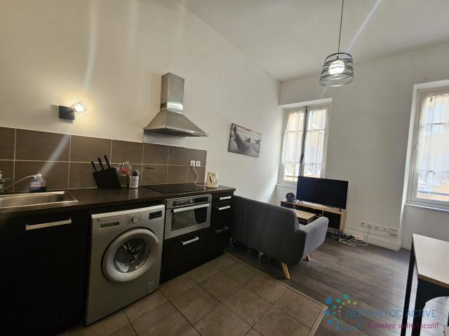 Location Appartement Rue Eugène Pottier, Marseille