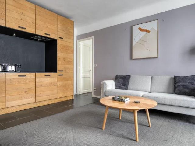 Location Appartement Rue Fourcroy, Paris