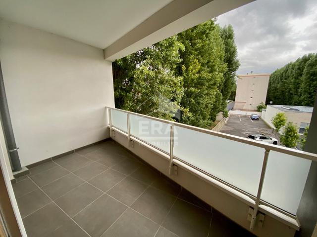 Location Appartement Rue Folle Peine, Reims