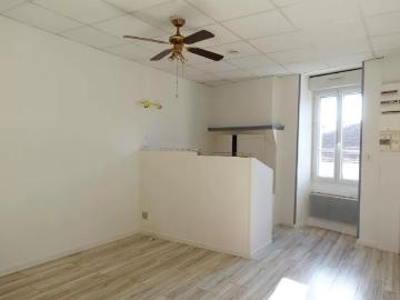 Location Appartement Rue Fontaine des Pommiers, Ruoms