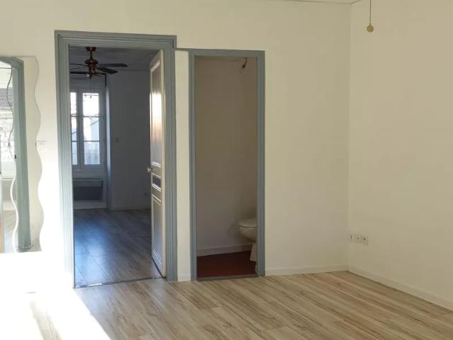 Location Appartement Rue Fontaine des Pommiers, Ruoms