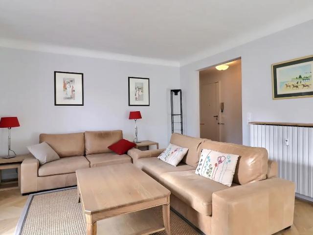 Location Appartement Rue Fantin Latour, Paris
