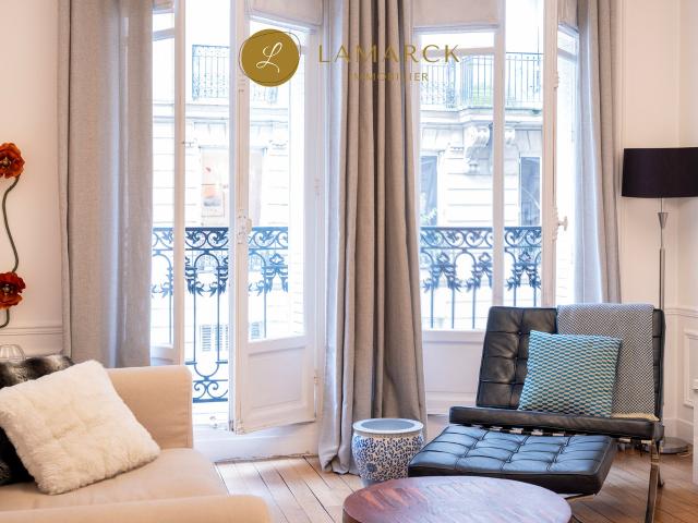 Location Appartement Rue Faraday, Paris