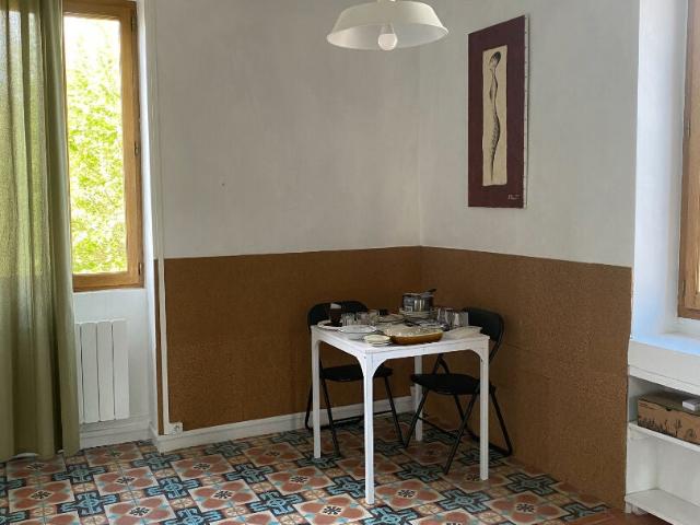 Location Appartement Place aux Herbes, Bédarieux