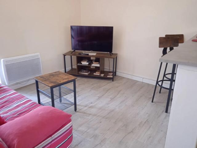 Location Appartement Rue Fernand Girou, Firmi