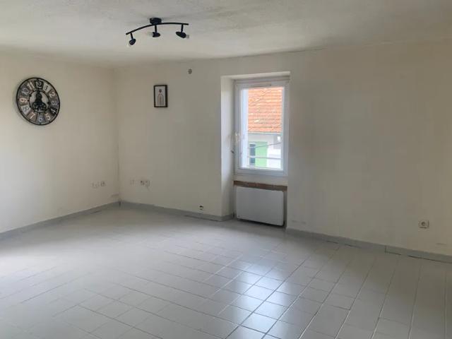 Location Appartement Rue Fernand Pelloutier, Alès