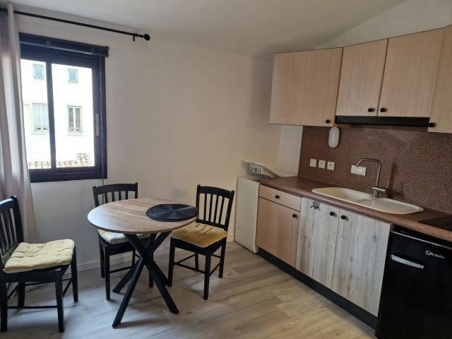 Location Appartement Rue Francis Marcero, Narbonne