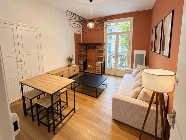 Location Appartement Rue Francis Marcero, Narbonne