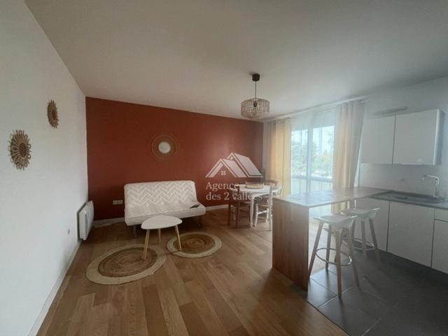 Location Appartement Rue Frédéric Combemale, Lille